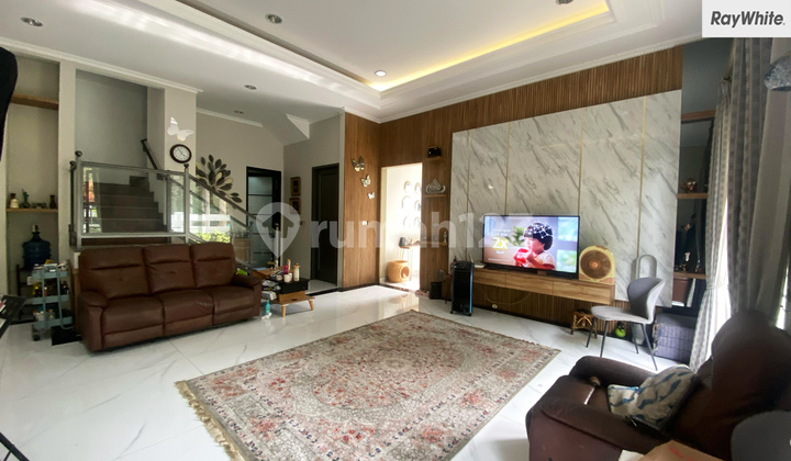 FOR SALE Modern Minimalist 3-Story House in Tomang, West Jakarta 2