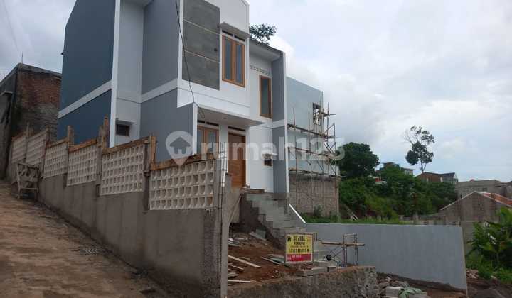 Hunian 2Lantai Siap Huni dengan Lingkungan Sudah Ramai di Cileunyi 2