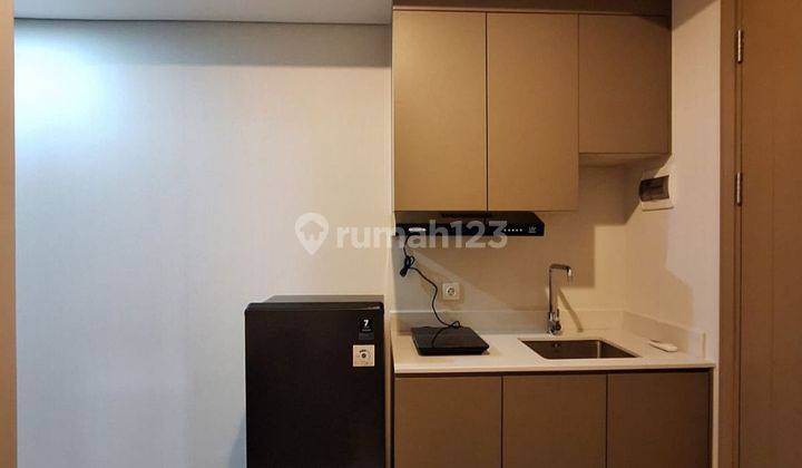 APARTEMEN GOLD COAST STUDIO FURNISH SIAP HUNI 2