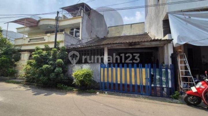 For Sale Old House in Sunter Prime Location Negotiable Until Deal