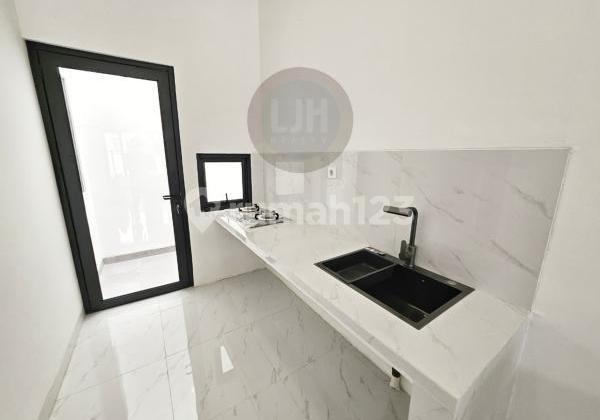 Dijual Rumah Minimalis di Bulevar Hijau Harapan Indah, Bekasi 2