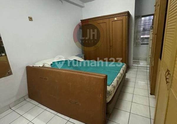 Rumah 2 Stengah Lantai Disewakan Di Sunter Kirana, Sunter Jakarta Utara 