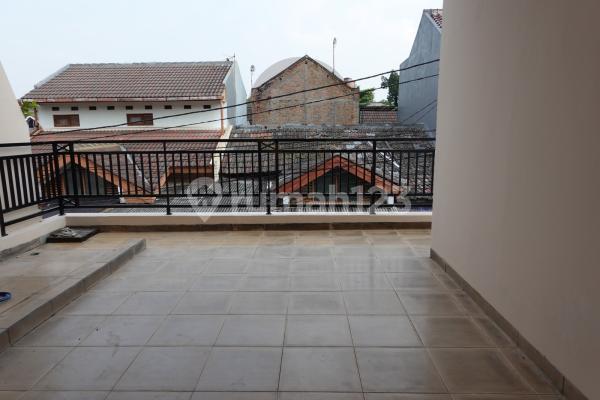 Dijual Rumah 2 Lantai di Villa Nusa Indah 2, Gunung Putri, Jawa Barat  2