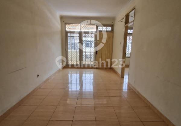 Janur Asri House, Kelapa Gading, North Jakarta 2