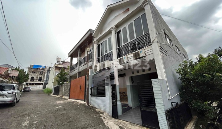  Rumah Unfurnished Bagus di Jl. Durian Raya, Ciganjur 1