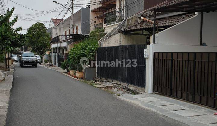  Rumah 3 Lantai Sudah Renovasi Di Tebet Dalam, Tebet 2