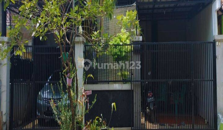  Rumah Semi Furnished Bagus di Perumahan Dukuh Zamrud, Mustikajaya 2