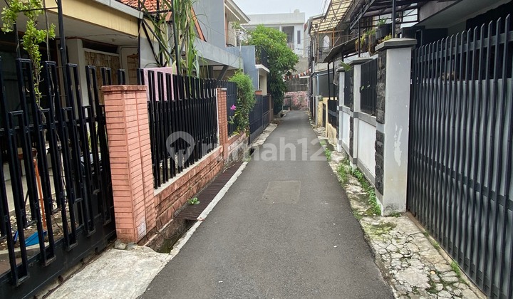 Rumah Lama Siap Huni di Tebet Barat