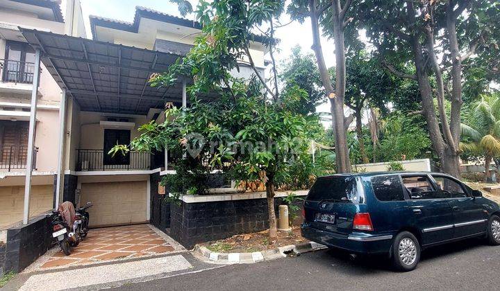 Rumah 2 Lantai Bagus Dalam Komplek  1