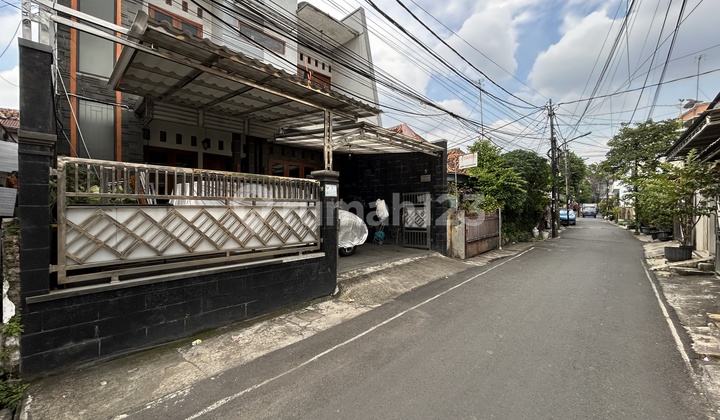 Rumah Bagus Semi Furnished Otista, Jakarta Timur 1