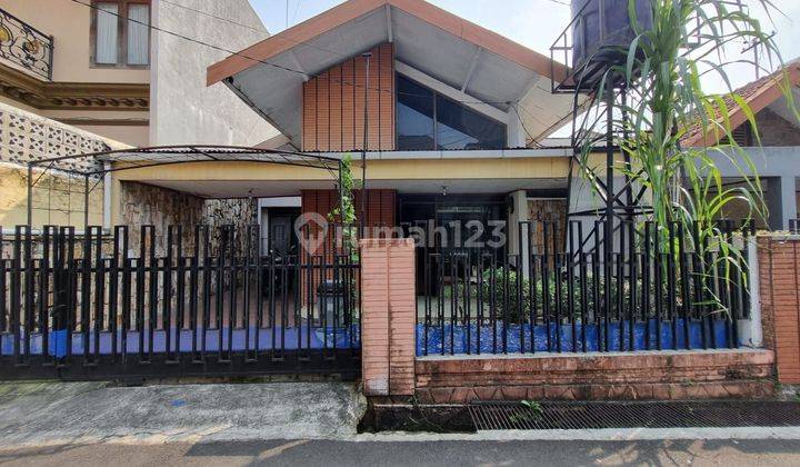 Rumah Lama Butuh Renovasi Di Tebet Barat 1