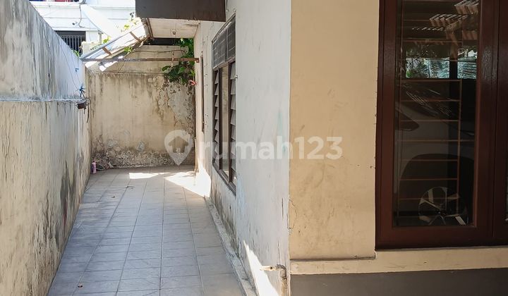 Dijual Rumah Zona Komersial di Tebet 2