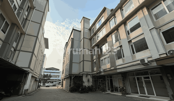 Ruko Gandeng 5 Lantai Siap Huni Di Tebet, Jakarta Selatan Ruko Gandeng 5 Lantai Siap Huni Di Tebet, Jakarta Selatan
