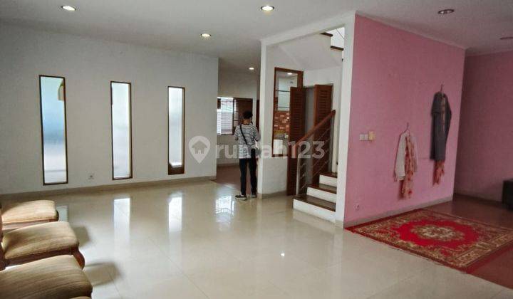 Rumah Unfurnished Bagus Dalam Komplek 1