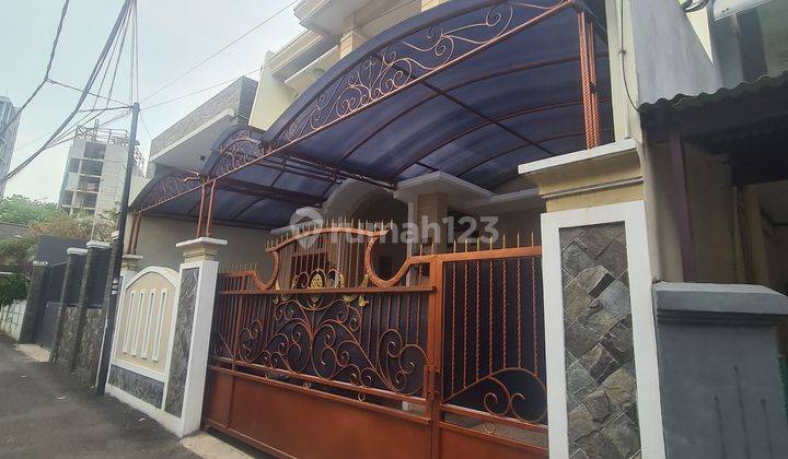 Disewakan Rumah Semi Furnished di Tebet Barat Dalam 7, Tebet 2