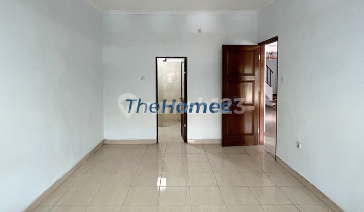 House Needs Minimal Renovation Unfurnished Pengadegan, South Jakarta 2