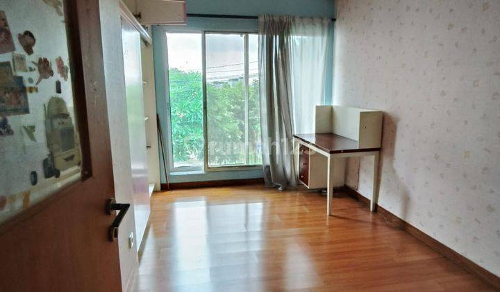 Rumah Unfurnished Bagus Dalam Komplek 2