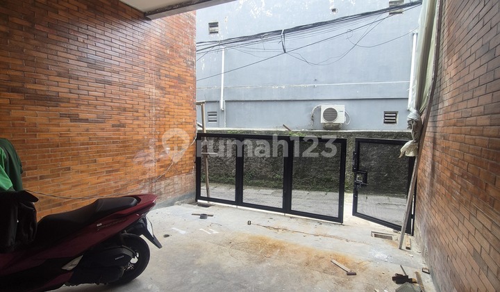 Rumah Baru 3 Lantai di Utan Kayu Matraman Jakarta Timur 2
