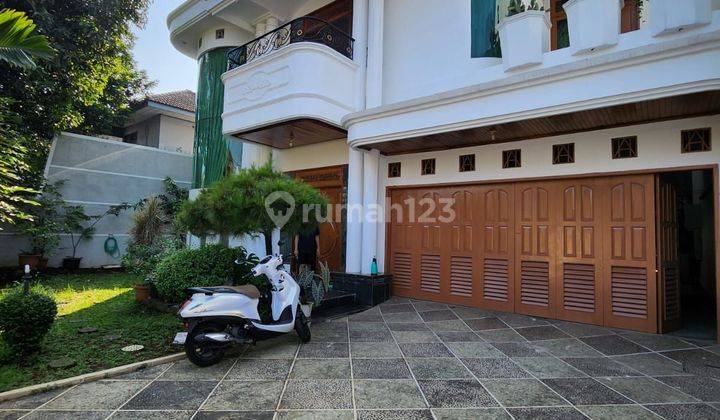 Rumah Mewah dn Kolam Renang di Pondok Kelapa Jakarta Timur  1