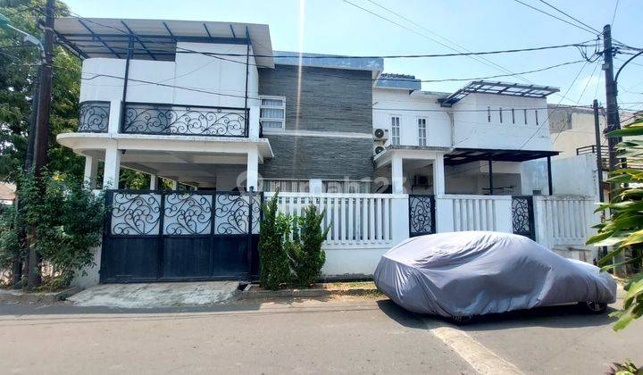 Rumah Depan Taman Furnished di Buaran Duren Sawit Jakarta Timur  1