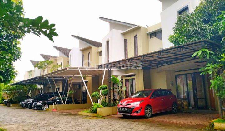 Rumah Secondary Dalam Town House Di Bambu Apus Jakarta Timur
 2