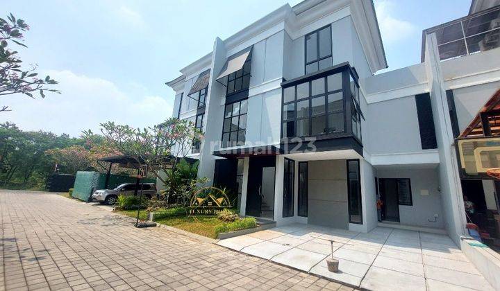 Rumah Cluster Mewah 3 Lantai di Kemang Jakarta Selatan 2