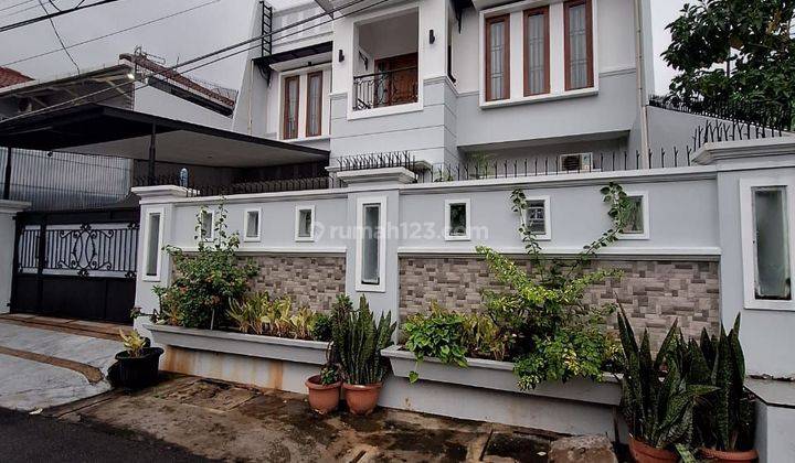 RUMAH MEWAH DALAM KOMPLEK DI KLENDER DUREN SAWIT JAKARTA TIMUR
 1