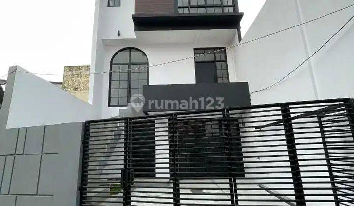 Rumah Baru 3,5 Lantai di Bali Mester,Jatinegara,Jakarta Timur  1