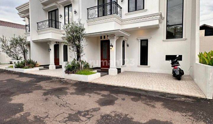 Rumah Cluster mewah 2,5 Lantai di Dekat pasar Pondok Gede,Bekasi 1