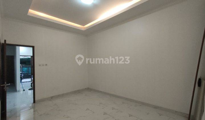 Rumah baru modern minimalis di Pondok Bambu,Jakarta Timur 2