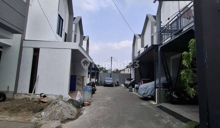 RUMAH TOWNHOUSE BARU SIAP HUNI DI LUBANG BUAYA,JAKARTA TIMUR 2