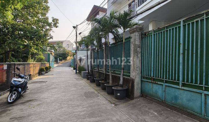 Rumah Strategis sedang renovasi di Duren Sawit,Jakarta Timur 2