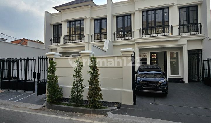 Rumah Mewah Baru American Classic Di Cempaka Putih Jakarta Pusat Rumah Mewah Baru American Classic Di Cempaka Putih Jakarta Pusat