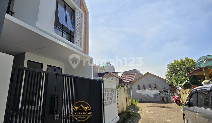 Rumah Baru Lantai Dalam Komplek Tenang Di Pondok Bambu Jak Tim