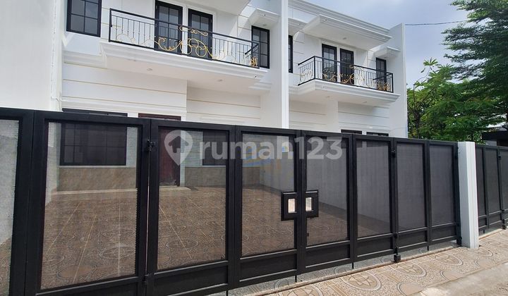 Rumah Baru Strategis Dekat Ke Jalan Utama Di Jati Makmur Pd Gede 2