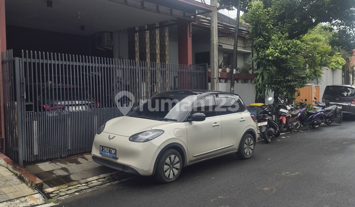 Ready-to-Occupy Cluster House in Mediterania Regency, Cikunir, Bekasi City 2