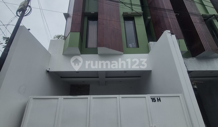 Rumah 3 Lantai Bebas Banijir di Utan Kayu Matraman Jakarta Timur Rumah 3 Lantai Bebas Banijir di Utan Kayu Matraman Jakarta Timur