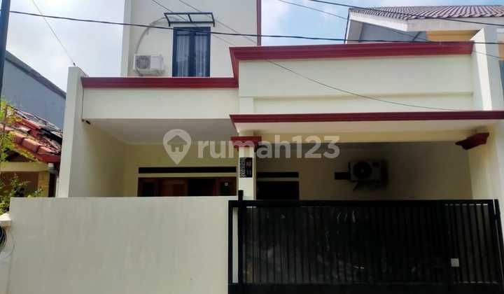 Rumah Dalam Komplek Siap Huni Di Pondok Bambu Jakarta Timur.