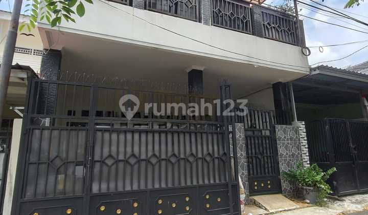 2.5-Story House in a Complex in Duren Sawit, East Jakarta