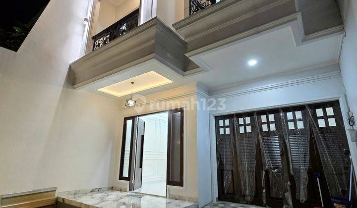 Rumah Baru Desain Classic Modern Di Pondok Bambu Jakarta Timur  2