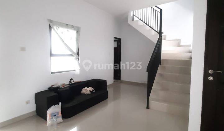 Dijual Rugi Rumah Bagus 2 Lantai Arcamanik Dekat Griya Murah