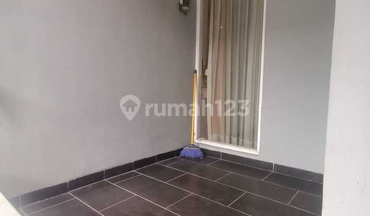 JUAL RUMAH CANTIK 2 LANTAI DI ISTAMA SUDIRMAN 1 M AN JARANG ADA!!! 5