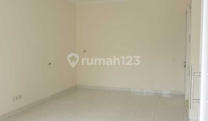 Dijual Rumah Cantik di Verdant Ville By Bsd City. Model Rumah Mewah Classic Kondisi Rumah Sangat Terawat , Bersih Dan Rapi Dan Lingkungan Yg Sejuk, Bersih, Keamaan Yang Terjamin 24 Jam Lokasi Daerah Rumah Strategis Dekat, Sekolah, Tempat Kuliner,tol, Aeon 2