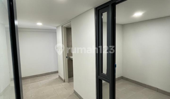 For Sale New Ready-to-Occupy Home Quickly. Luxurious, Beautiful, and Modern Interior Design by BSD, with a Spacious and Comfortable Condition for Living. Because the House is Very Well-Maintained and the Location is Highly Strategic for Access. Near Malls, Dining Spots, Schools, etc. 2
