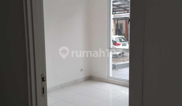 Dijual Rumah Fresco Aria di Foresta By Bsd City. Rumah Mewah, Sudah di Renov Dengan Kondisi Rumah Sangat Terawat Dan Rapi. Bangunan Rumah Yang Sangat Modern Dan Cocok Untuk Investasi Atau Siap Huni Cepat. Lingkungan Yang Sangat Terjamin Dan Akses Jalan Ya 2