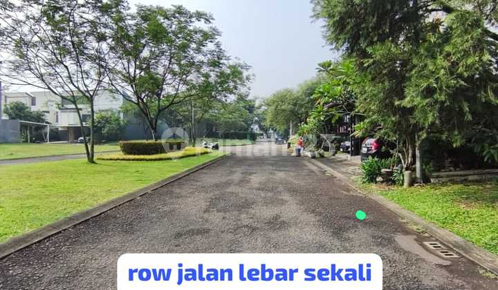 For Sale House at The Icon Eastern Cosmo Super Strategic Location Close to Mall, Toll Road, Safe Neighborhood and There is a Park and House Facing East 2