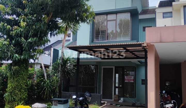 House in the Albera Foresta Cluster Area of BSD City with a Super Beautiful Condition and Ready for Quick Occupancy, South-Facing House, Comfortable and Safe Environment, and Strategic Location.