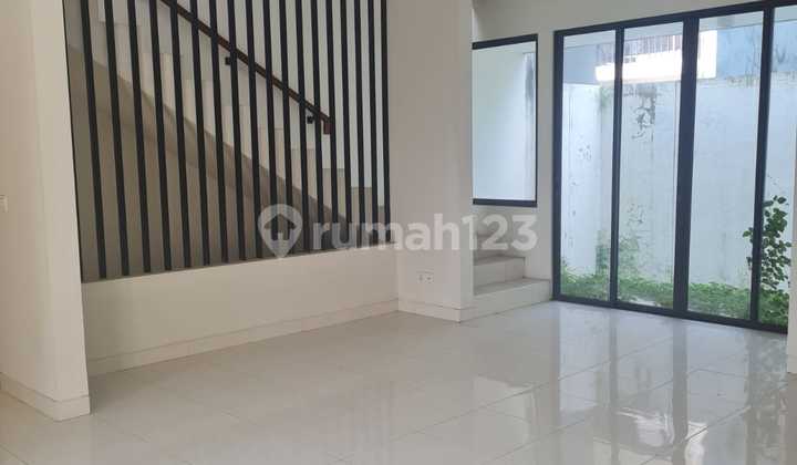 Rumah Mewah dan Minimalist di Kawasan Cluster Placido, Foresta Bsd City, Hunian yang Nyaman dan Lokasi Strategis dan Akses Mudah. 2