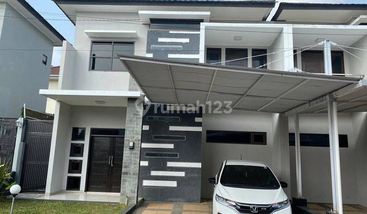 Rumah Megah Bangunan Baru Semi Furnished SHM di Jalan Pesantren, Cimahi 1