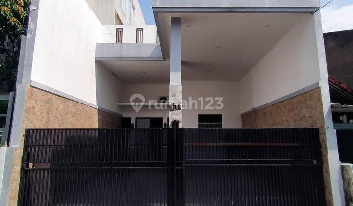 Rumah Bagus Semi Furnished SHM di Jalan Kiara Condong, Bandung 1